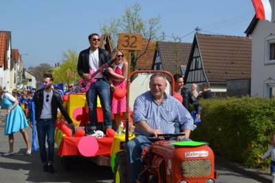 Grease: Johannes Zehfu, Philipp Christ, Christian Schindler, Rebecca Klbs und Fabian Joder