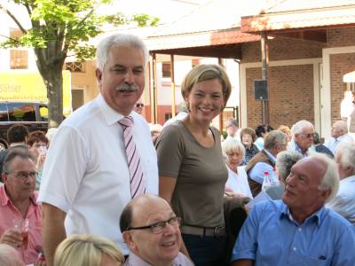 Peter Christ und Julia Klckner im Gesprch mit den Gsten