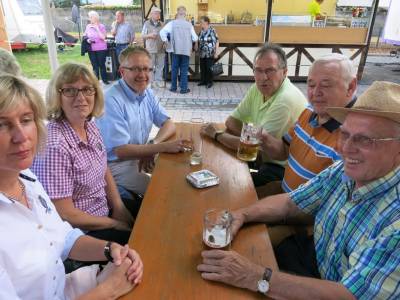 Kerwebesucher: Gabriele Christ, Frau Zehfuss, Michael Knebel, Karl-Heinz Thomas, Bernd Johann und Otto Hther