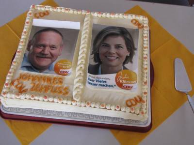 Zum Abschlu gab es die Johannes und Julia Torte